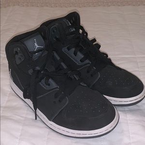 NIKE AIR JORDANS SIZE 7.5